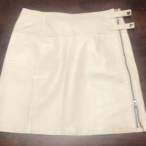 Cache Cream Leather Mini Skirt